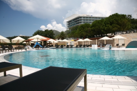 DUBROVA�KI VRTOVI SUNCA - BAZEN B1 I HOTEL RADISSON SAS
